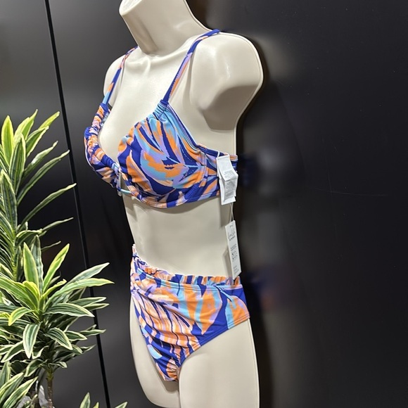 Cupshe High Waist ruffle trim,removable pads bralette top,adjustable straps - Picture 7 of 13